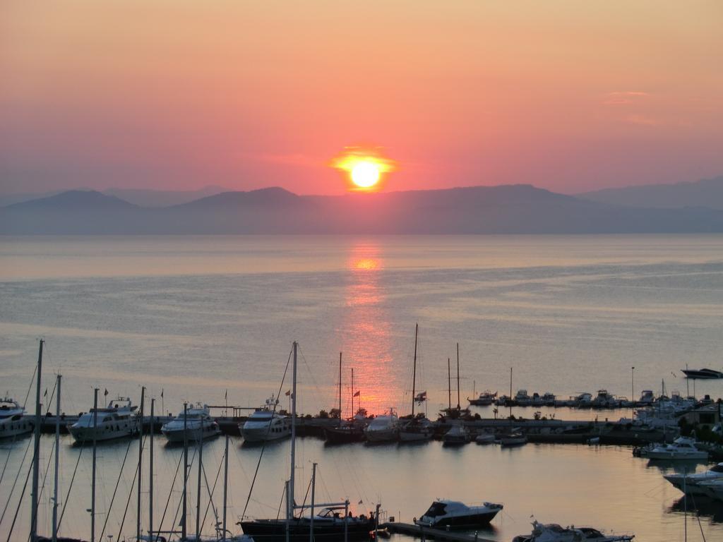 Апартаменты Doctor House Desenzano Дезенцано-дель-Гарда Экстерьер фото