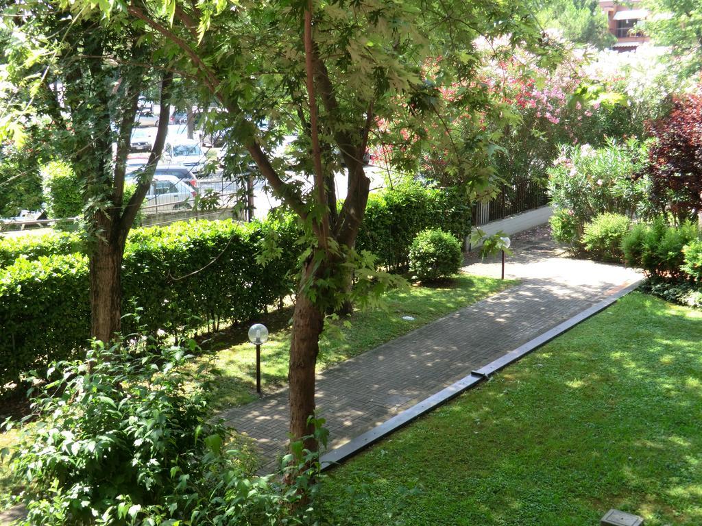 Апартаменты Doctor House Desenzano Дезенцано-дель-Гарда Экстерьер фото